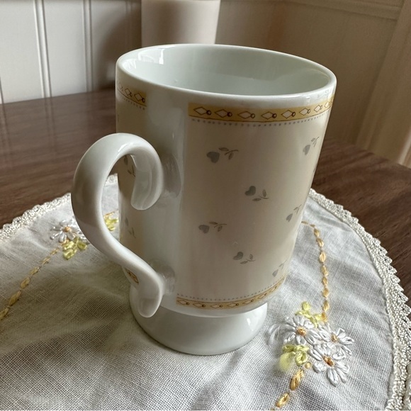 1987 Bessie Pease Gutmann Footed Mug Girl With Dog "THE REWARD" #H1929 - Picture 4 of 6